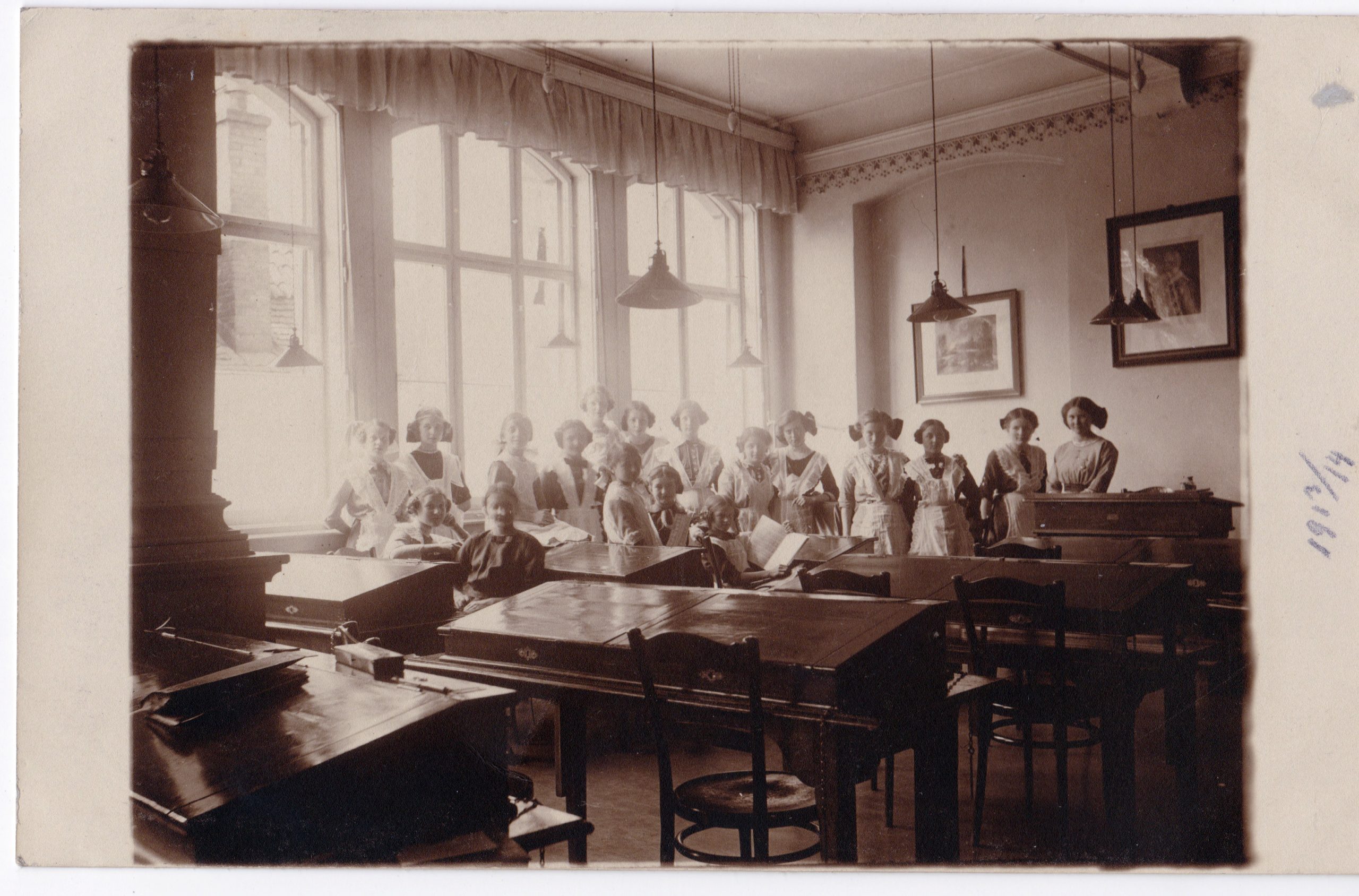 Die Geschichte unserer SchuleVom Kinkelinschen Töchterinstitut zum VHG